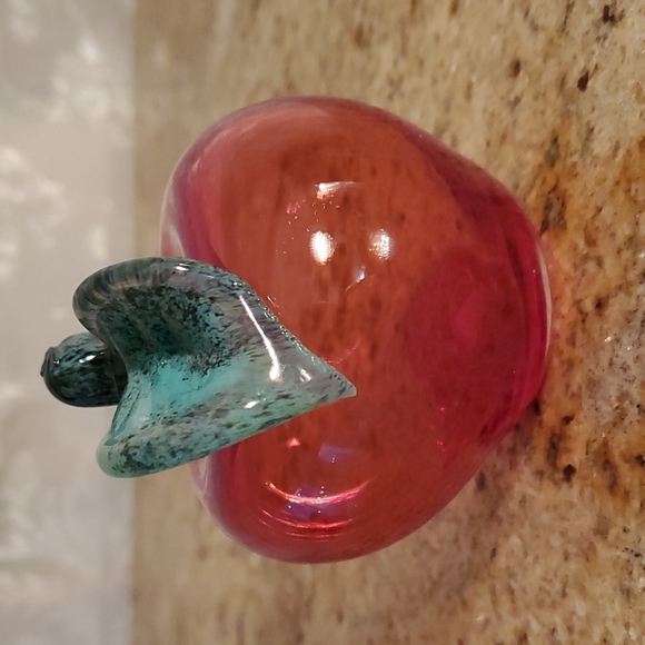 Handmade apple art glass - Picture 3 of 7